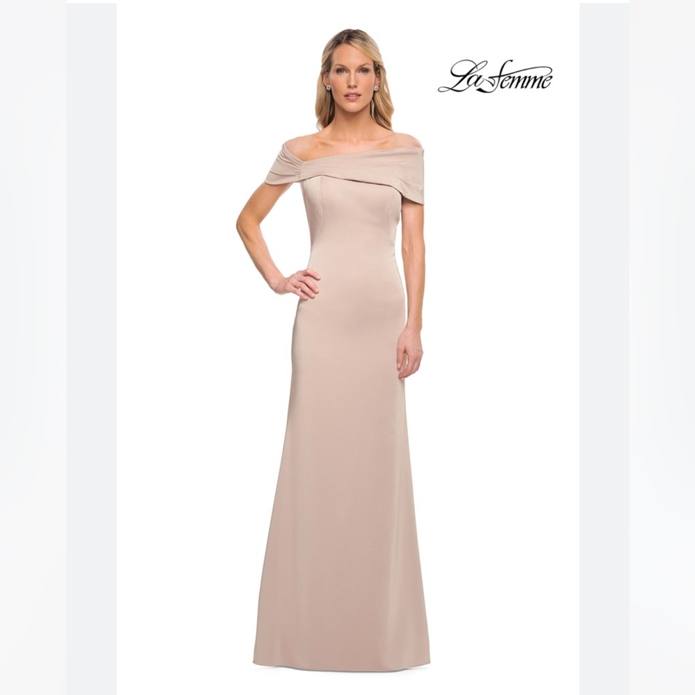 La Femme 29537 Off The Shoulder Jersey Gown Champagne Size 4
